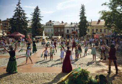 Teatr na Bruku 2026 – wakacyjna przygoda z teatrem wraca do Krosna!