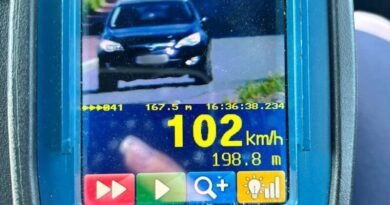 Jechał 102 km/h w terenie zabudowanym. Recydywista stracił prawo jazdy i dostał 3 tys. zł mandatu