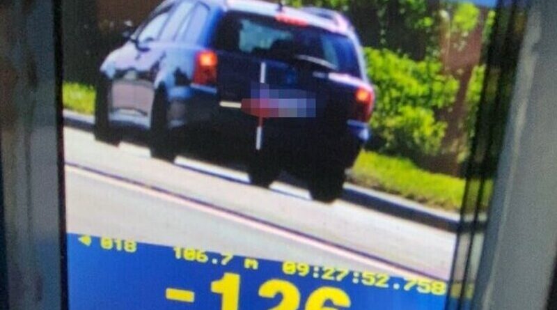 Pędził 126 km/h, nie zatrzymał się do kontroli. 42-latek stanie przed sądem
