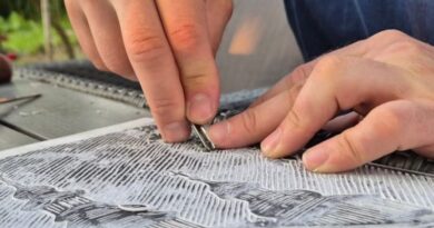 Warsztaty linorytu i kosmetyków naturalnych dla młodzieży w Etnocentrum Ziemi Krośnieńskiej