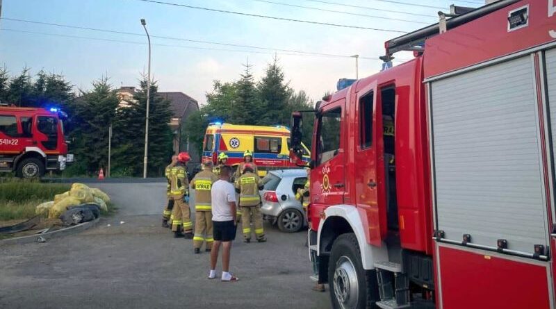 Wypadek na ul. Sanockiej w Długiem. Kierowca trafił do szpitala