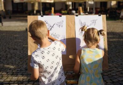Letni Ogródek Sztuki: rodzinne warsztaty i gry na krośnieńskim rynku