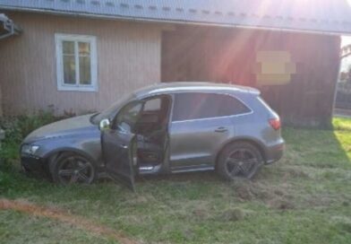 Groźne zdarzenie w Bliznem. 55-latek prawdopodobnie zasnął za kierownicą