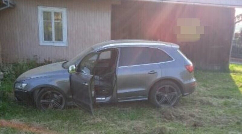 Groźne zdarzenie w Bliznem. 55-latek prawdopodobnie zasnął za kierownicą