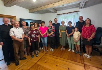 Seniorzy z Bliznego rozmawiali z policjantami o bezpieczeństwie