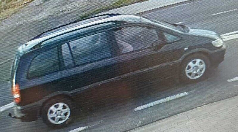 Policja szuka sprawców kradzieży miedzianych rynien. Wszystko nagrał monitoring