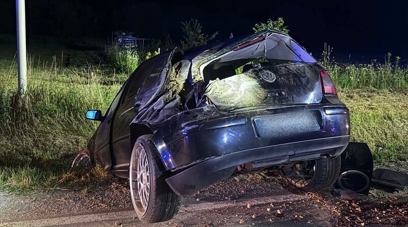 Samochód wypadł z drogi w Starej Wsi. Kierowca nie odniósł obrażeń