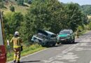 Samochód zawisł na barierach. Zdarzenie w okolicy Brzegów Górnych