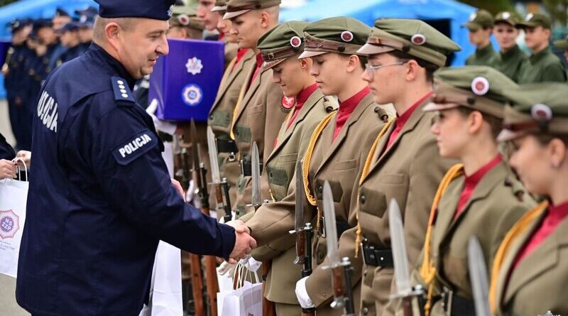 Drużyna z Rymanowa zwyciężyła w wojewódzkich eliminacjach przeglądu musztry klas mundurowych