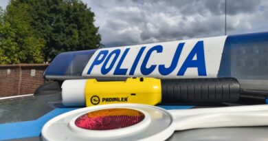 Pojechał ciągnikiem na zakupy, miał ponad promil alkoholu. 65-latek stanie przed sądem