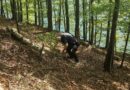 Turystka o krok od tragedii. 62-latka zawisła nad 10-metrowym urwiskiem