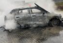Auto zaczęło się palić podczas kontroli drogowej. Policjanci ruszyli z pomocą