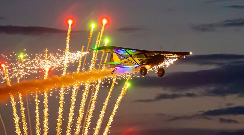 Nocne Airshow nad Krosnem. Start pokazów o 18.00