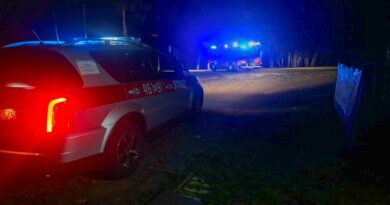 Nocna akcja nad Jeziorem Solińskim. Mężczyzna skoczył z zapory do wody