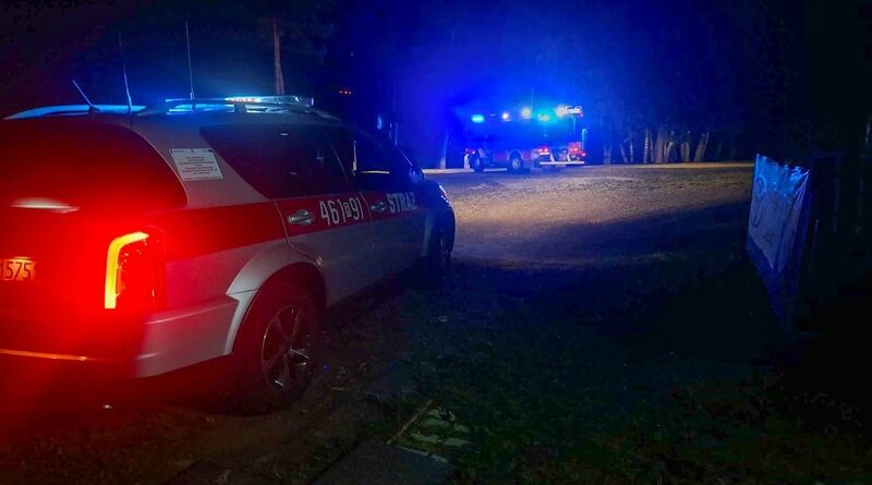 Nocna akcja nad Jeziorem Solińskim. Mężczyzna skoczył z zapory do wody