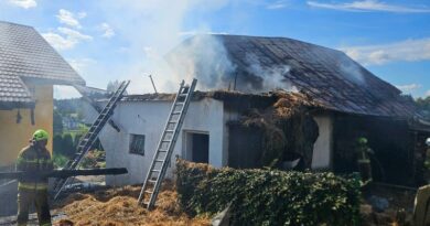 Pożar stodoły w Rudawcu. Strażacy przez cztery godziny walczyli z ogniem