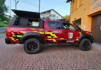 OSP Izdebki z nowym samochodem ratowniczo-gaśniczym. Jednostka otrzymała Toyotę Hilux