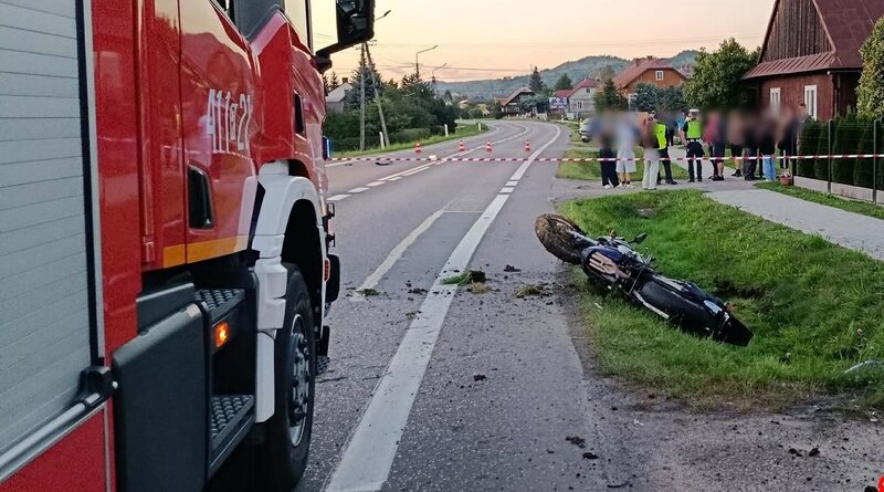 Wypadek w Starej Wsi. Motocykl zderzył się z samochodem
