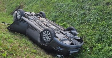 Dachowanie na DK19 w Jasienicy Rosielnej. Samochód wypadł z drogi podczas wyprzedzania