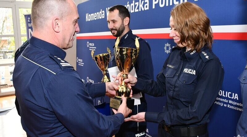 Policjantka z Krosna wśród najlepszych oskarżycieli publicznych na Podkarpaciu Policjantka z Krosna wśród najlepszych oskarżycieli publicznych na Podkarpaciu