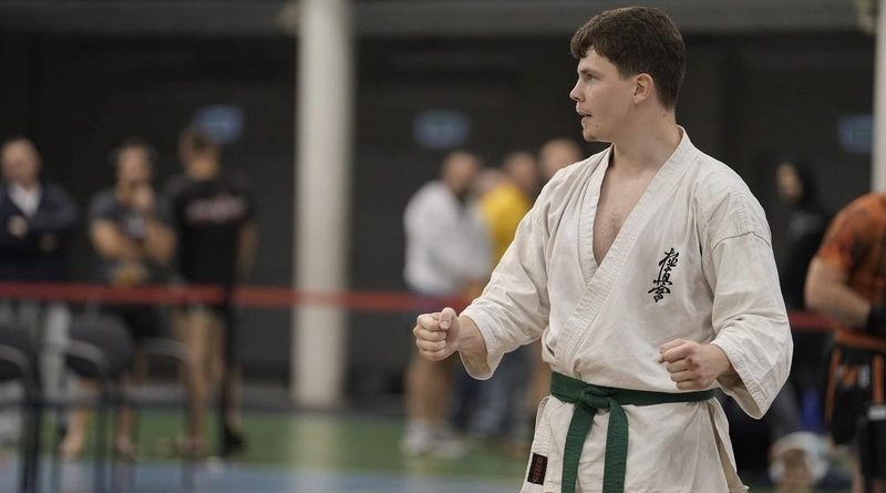 Sanocki policjant na podium Pucharu Polski w karate Kyokushin