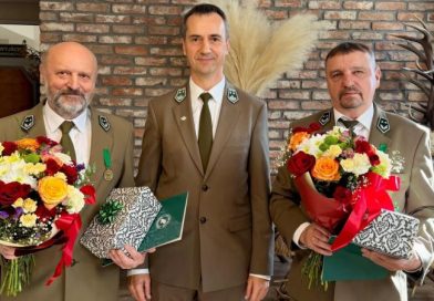 Po niemal pół wieku pracy pożegnali się z Nadleśnictwem Brzozów. Adam Serednicki i Grzegorz Szmyd przechodzą na emeryturę