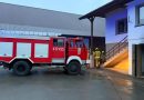 Pożar domu w Warze. Ogień pojawił się w kotłowni, na miejscu dziewięć zastępów straży