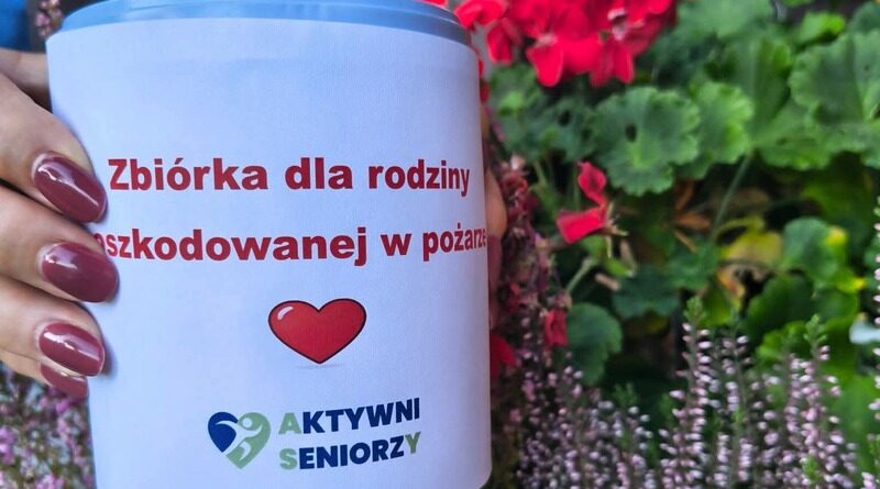 Seniorzy z Bliznego połączyli świętowanie z pomocą potrzebującym