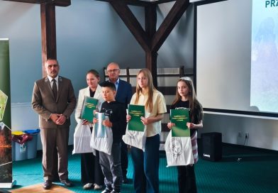 Uczennica z Woli Jasienickiej na podium konkursu „Krajobraz w ruchu” Uczennica z Woli Jasienickiej na podium konkursu „Krajobraz w ruchu”
